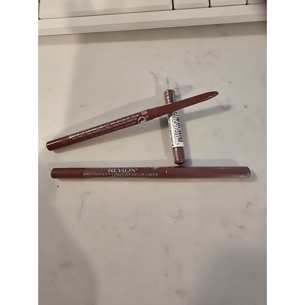 Revlon ColorStay Lip Liner Nude 02 0,2g built in sharpner- twist up- New